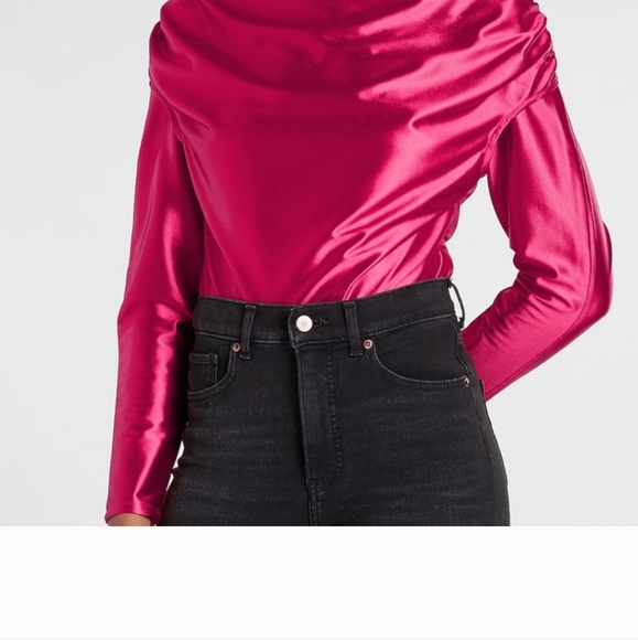 EXPRESS Red Satin off shoulder blouse. New no tags - Picture 4 of 7